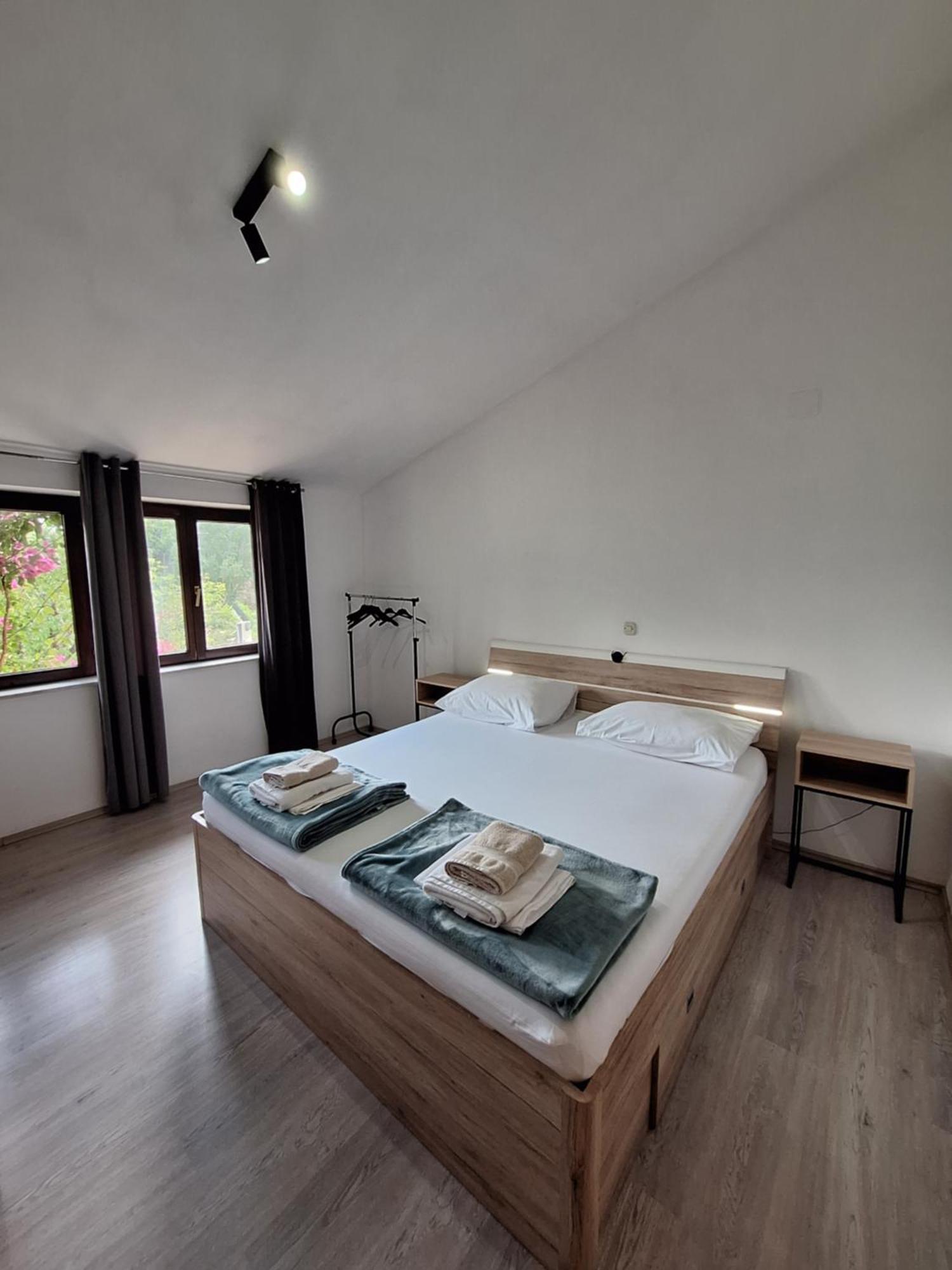 Apartmani Lisicina Omiš Exterior foto
